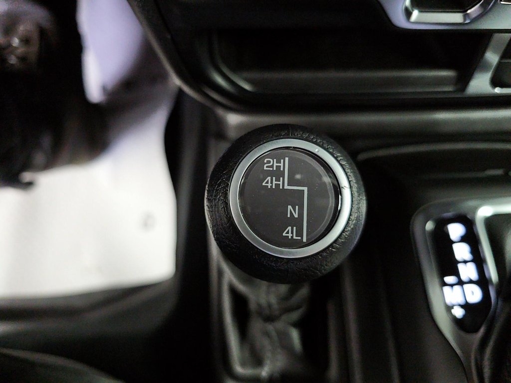 Jeep Wrangler 4-Door SAHARA 2026 à St-Jean-Sur-Richelieu, Québec - 16 - w1024h768px