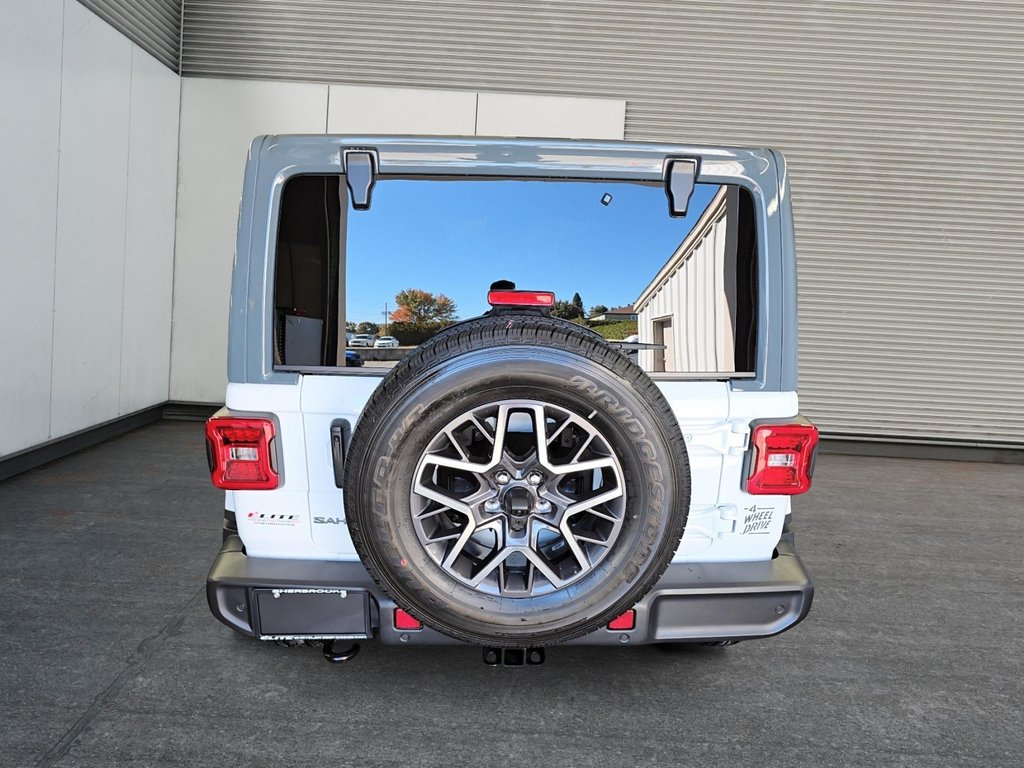 2026 Jeep Wrangler 4-Door SAHARA in St-Jean-Sur-Richelieu, Quebec - 3 - w1024h768px