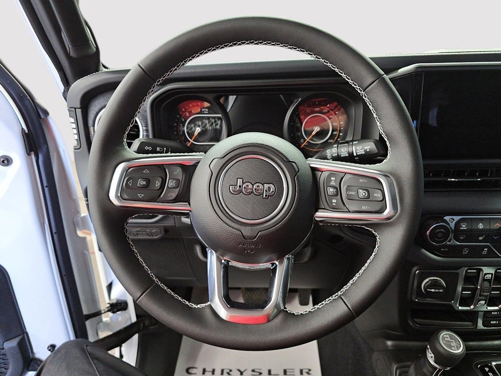 2026 Jeep Wrangler 4-Door SAHARA in St-Jean-Sur-Richelieu, Quebec - 12 - w1024h768px