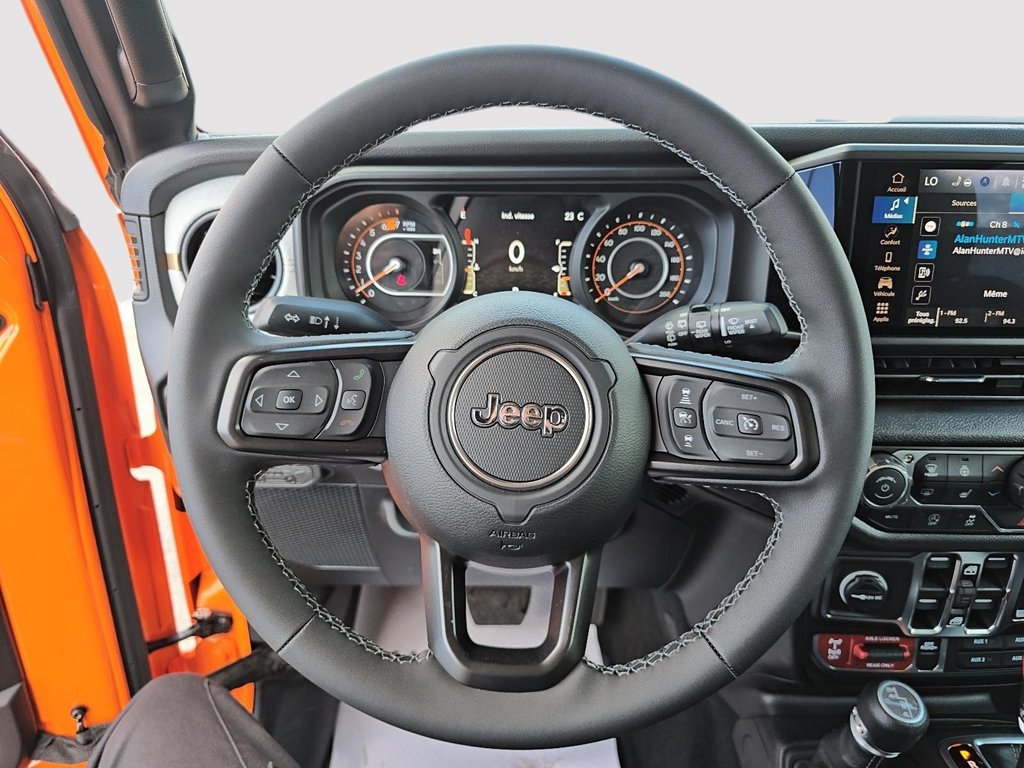 2026 Jeep Wrangler 4-Door WILLYS in Sherbrooke, Quebec - 12 - w1024h768px