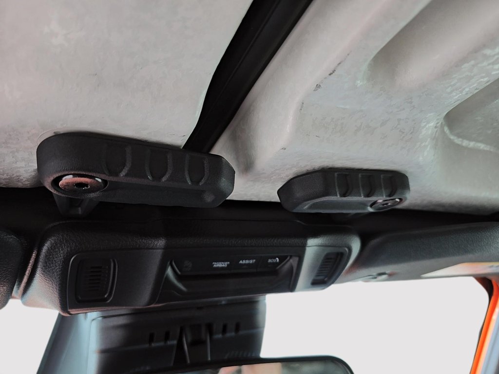 2026 Jeep Wrangler 4-Door WILLYS in Sherbrooke, Quebec - 17 - w1024h768px