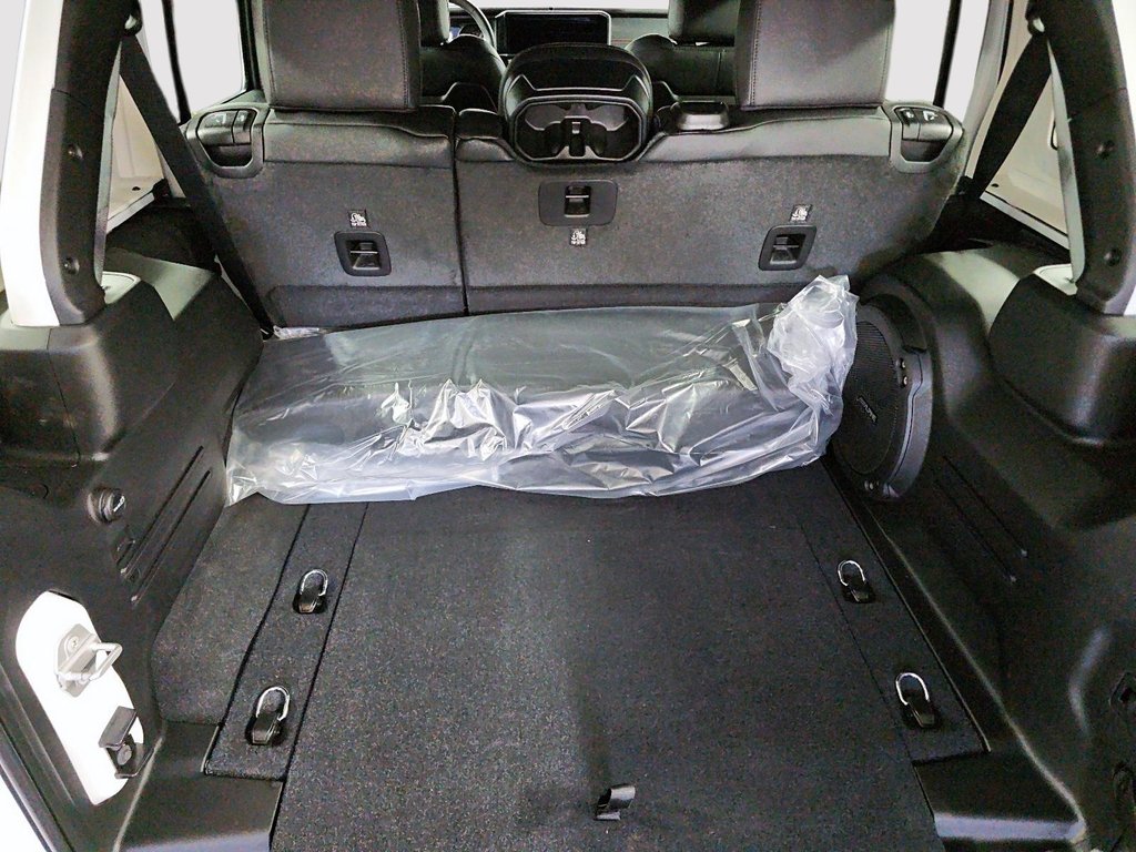 2027 Jeep Wrangler 4-Door RUBICON in St-Jean-Sur-Richelieu, Quebec - 6 - w1024h768px