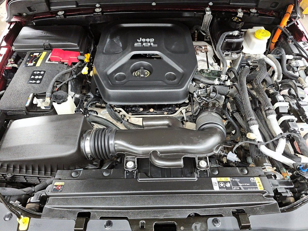 2022 Jeep Wrangler 4xe Unlimited Sahara DEUX TOITS INCLUS in Sherbrooke, Quebec - 8 - w1024h768px