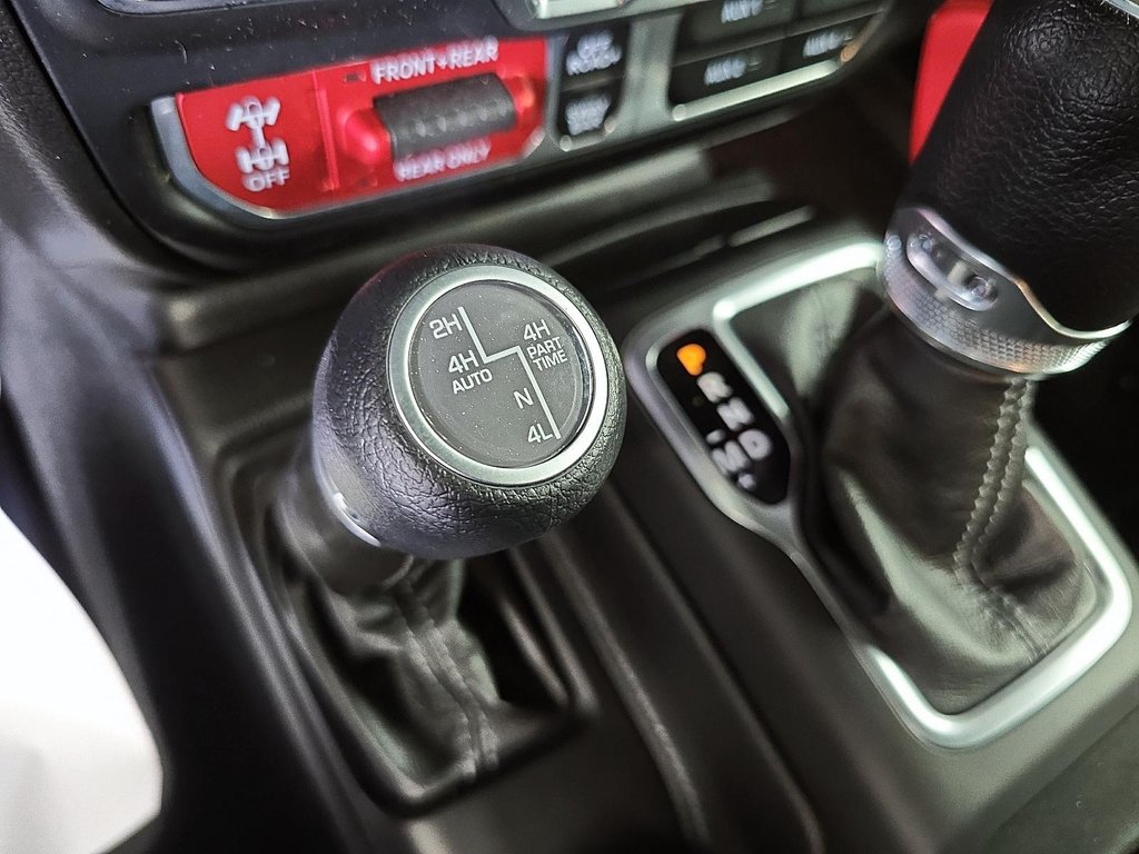 Jeep Wrangler 4xe RUBICON 4XE // SKY ONE-TOUCH // WINCH 2024 à Sherbrooke, Québec - 16 - w1024h768px