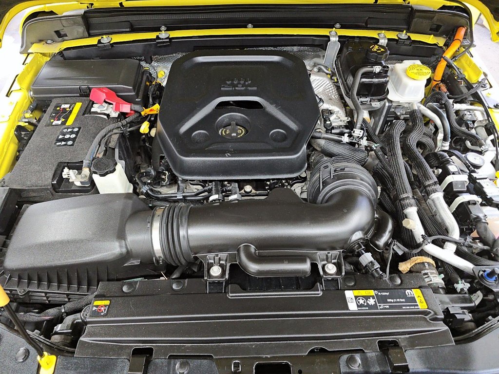 2024 Jeep Wrangler 4xe RUBICON X 4XE CUIR - PARE-CHOC EN ACIER+++ in Sherbrooke, Quebec - 8 - w1024h768px