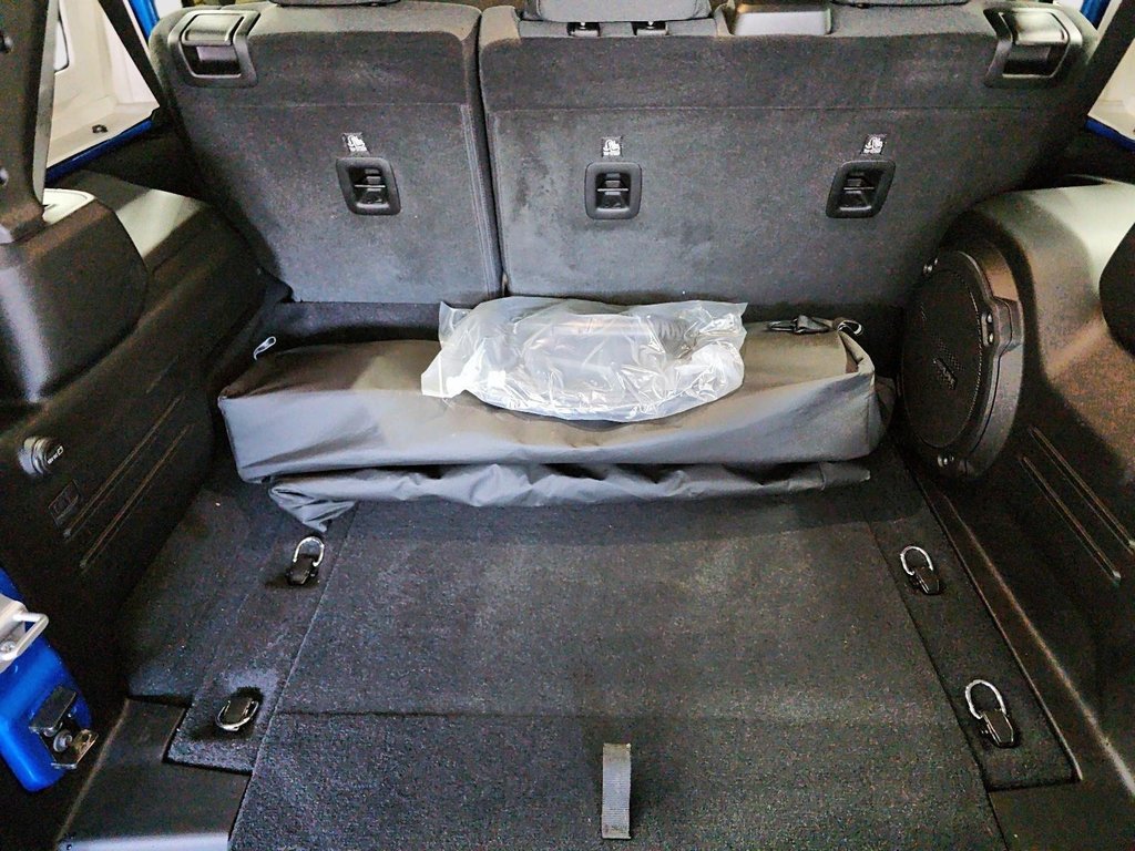 2025 Jeep Wrangler 4XE WILLYS in Sherbrooke, Quebec - 6 - w1024h768px
