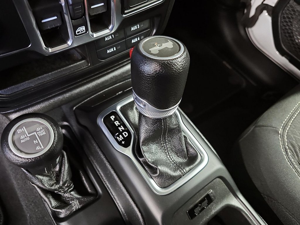 Jeep Wrangler UNLIMITED SPORT 80TH ANNIVERSARY // PLAN OR 2021 à Sherbrooke, Québec - 15 - w1024h768px
