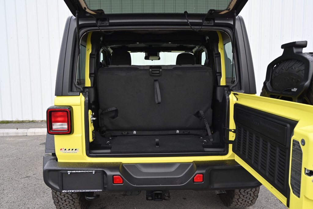 Wrangler WILLYS 2024 à Sherbrooke, Québec - 6 - w1024h768px