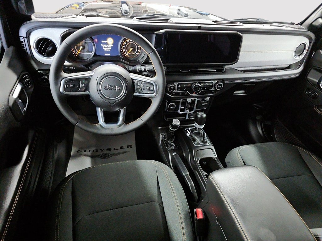 Jeep Wrangler Sahara 2024 à Sherbrooke, Québec - 10 - w1024h768px
