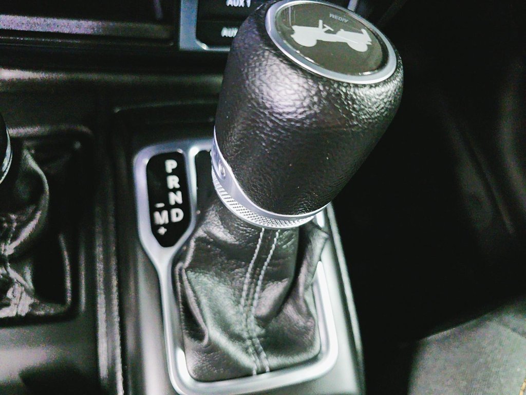 Jeep Wrangler Sahara 2024 à Sherbrooke, Québec - 15 - w1024h768px