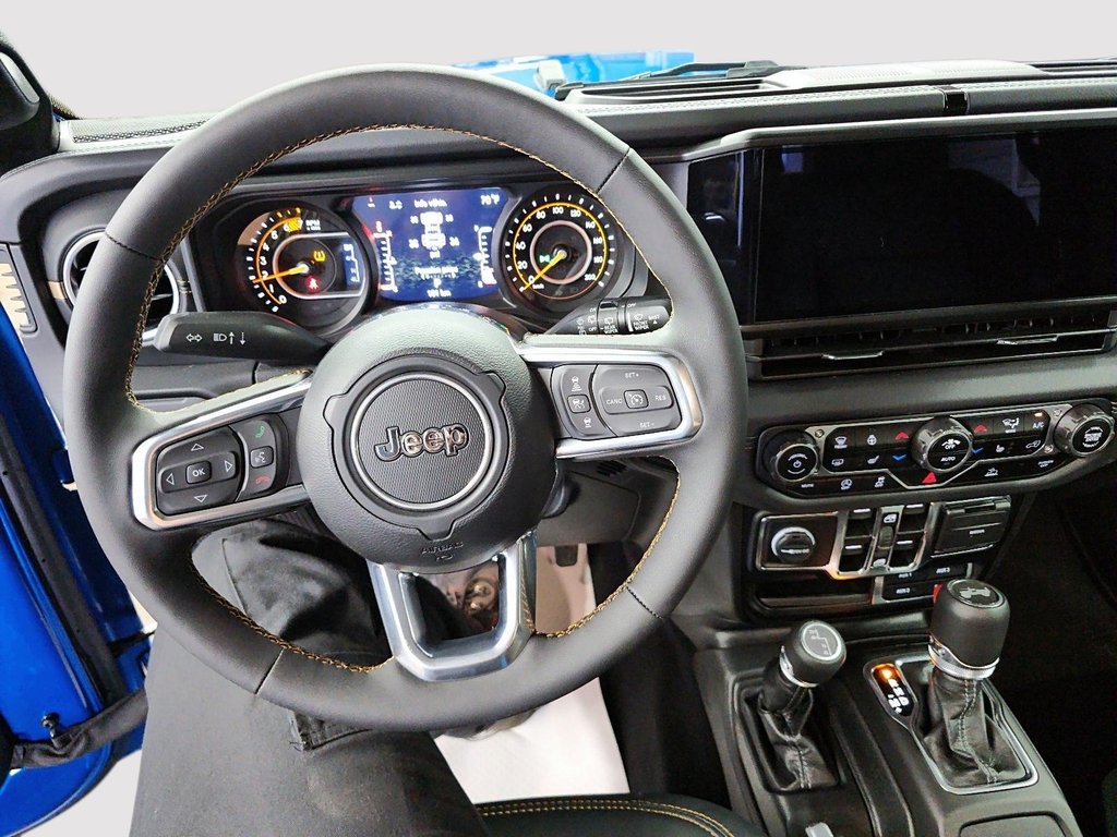 2024 Jeep Wrangler Sahara in Sherbrooke, Quebec - 14 - w1024h768px