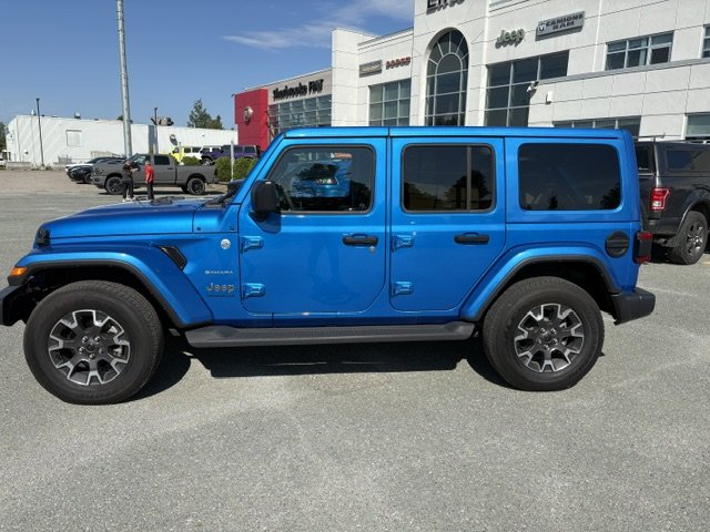 Jeep Wrangler Sahara 2024 à Sherbrooke, Québec - 2 - w1024h768px