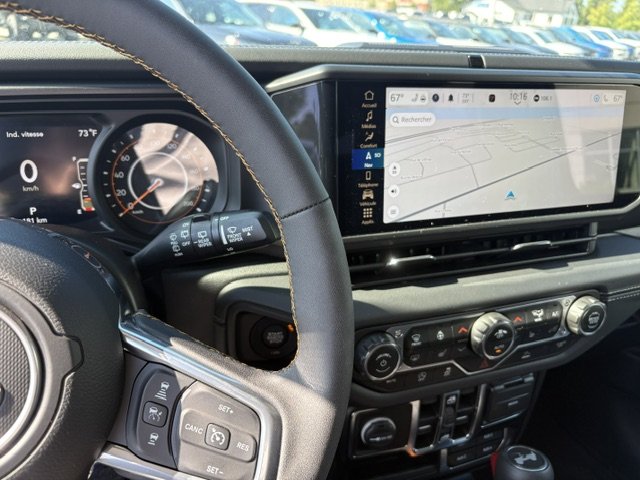 Jeep Wrangler Sahara 2024 à Sherbrooke, Québec - 10 - w1024h768px