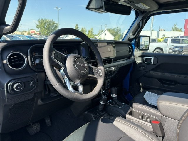 Jeep Wrangler Sahara 2024 à Sherbrooke, Québec - 9 - w1024h768px