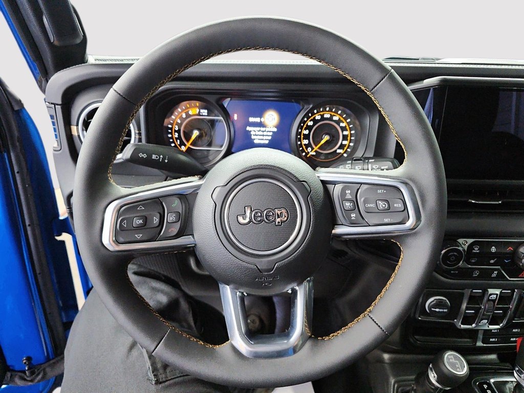 2024 Jeep Wrangler Sahara in Sherbrooke, Quebec - 12 - w1024h768px