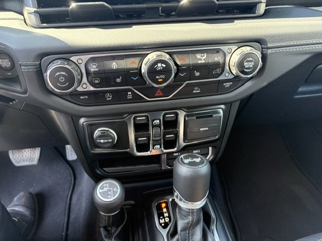 Jeep Wrangler Sahara 2024 à Sherbrooke, Québec - 12 - w1024h768px