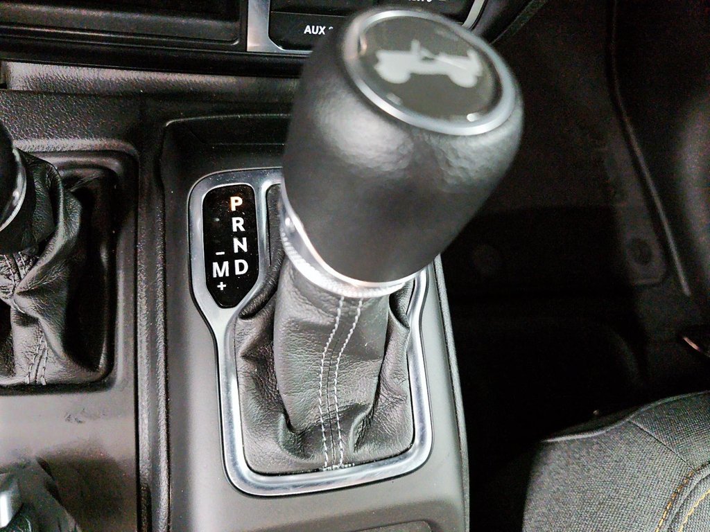 Jeep Wrangler Sahara 2024 à Sherbrooke, Québec - 15 - w1024h768px