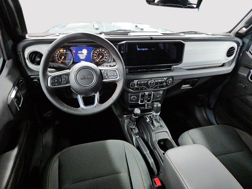 Jeep Wrangler Sahara 2024 à Sherbrooke, Québec - 10 - w1024h768px