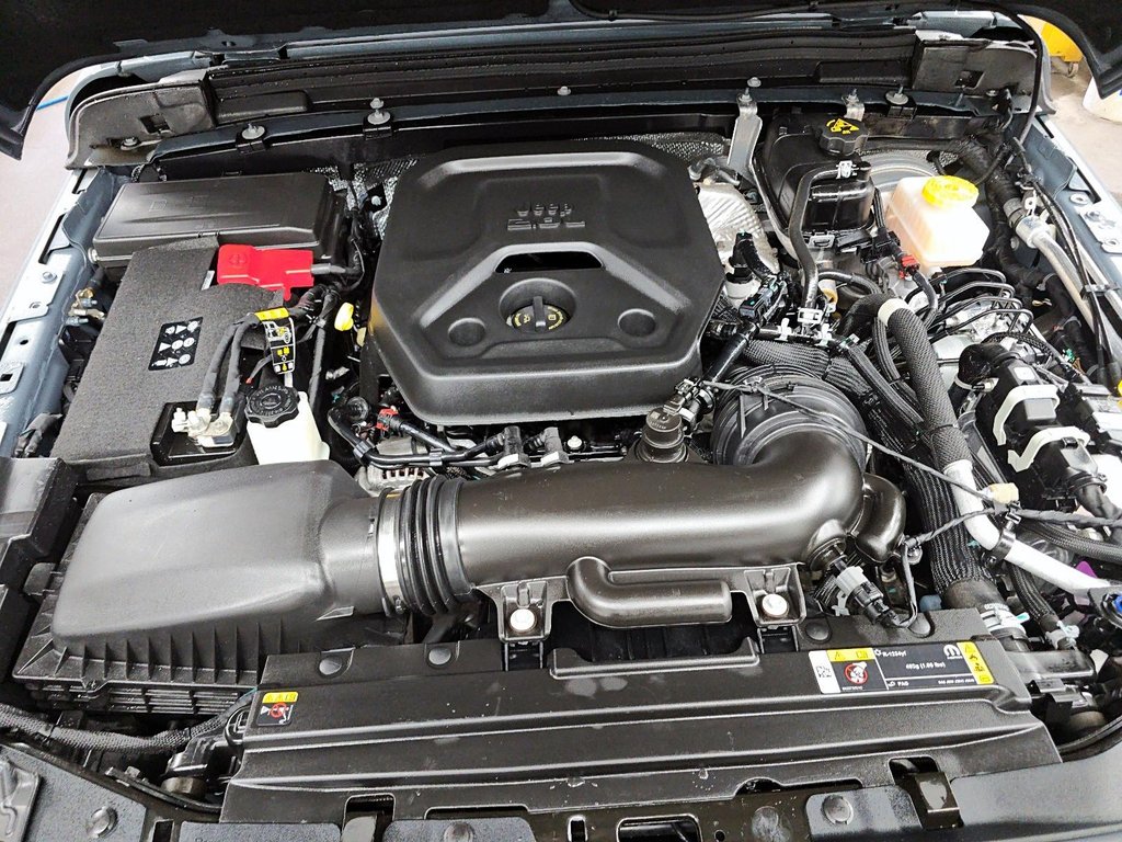 Jeep Wrangler Sahara 2024 à Sherbrooke, Québec - 8 - w1024h768px