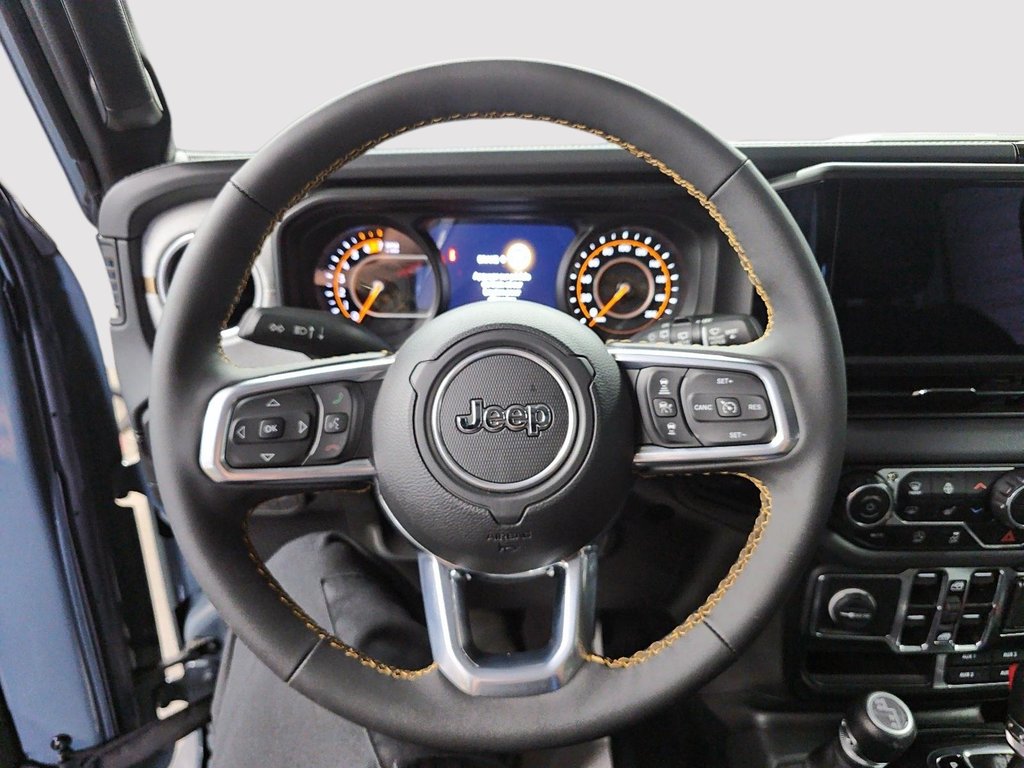 Jeep Wrangler Sahara 2024 à Sherbrooke, Québec - 12 - w1024h768px