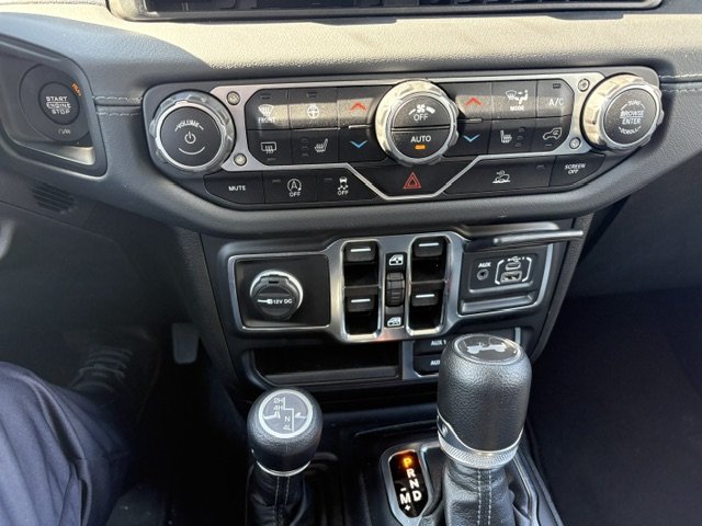 Jeep Wrangler Sahara 2024 à Sherbrooke, Québec - 14 - w1024h768px