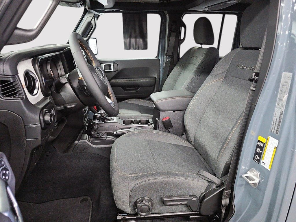 Jeep Wrangler Sahara 2024 à Sherbrooke, Québec - 9 - w1024h768px