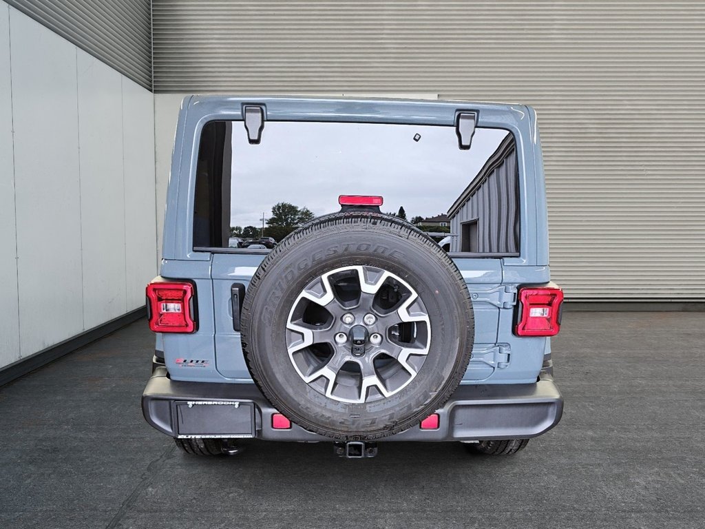 Jeep Wrangler Sahara 2024 à Sherbrooke, Québec - 3 - w1024h768px