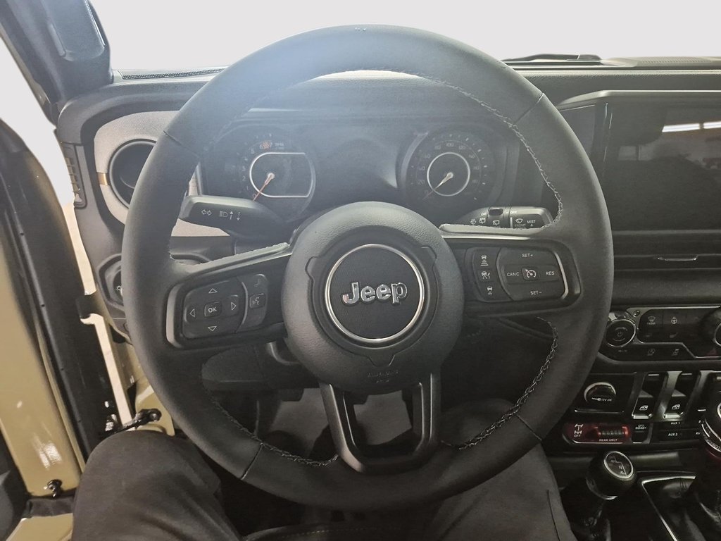 2025 Jeep WRANGLER WILLYS in Sherbrooke, Quebec - 12 - w1024h768px