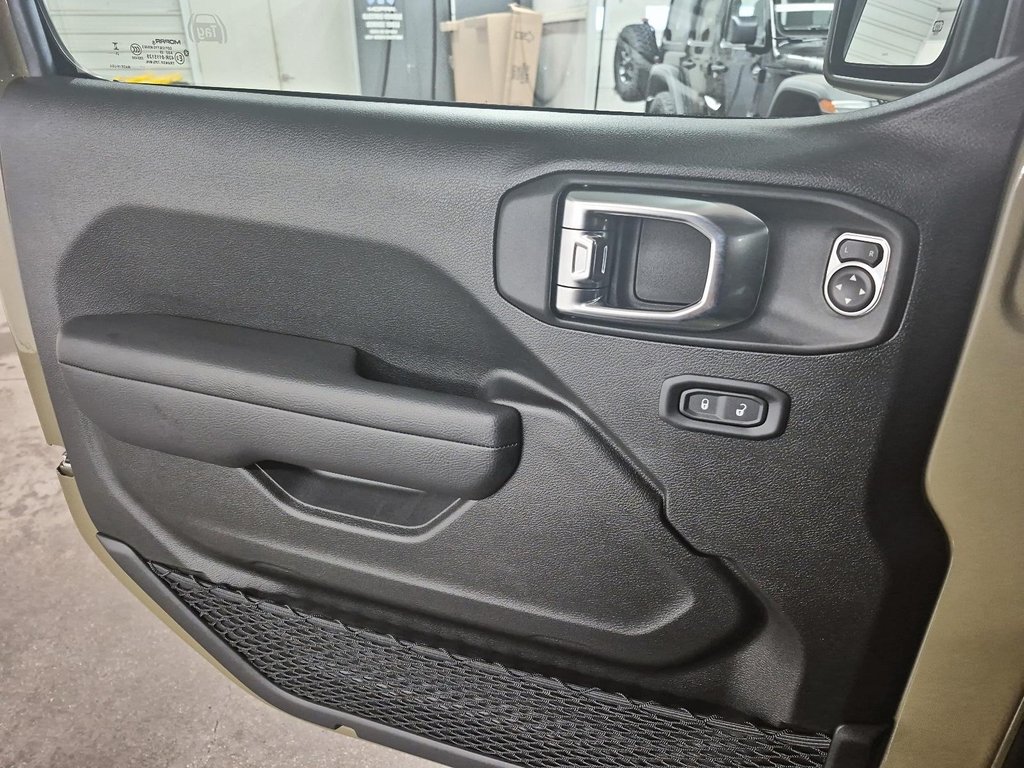 2025 Jeep WRANGLER WILLYS in Sherbrooke, Quebec - 11 - w1024h768px