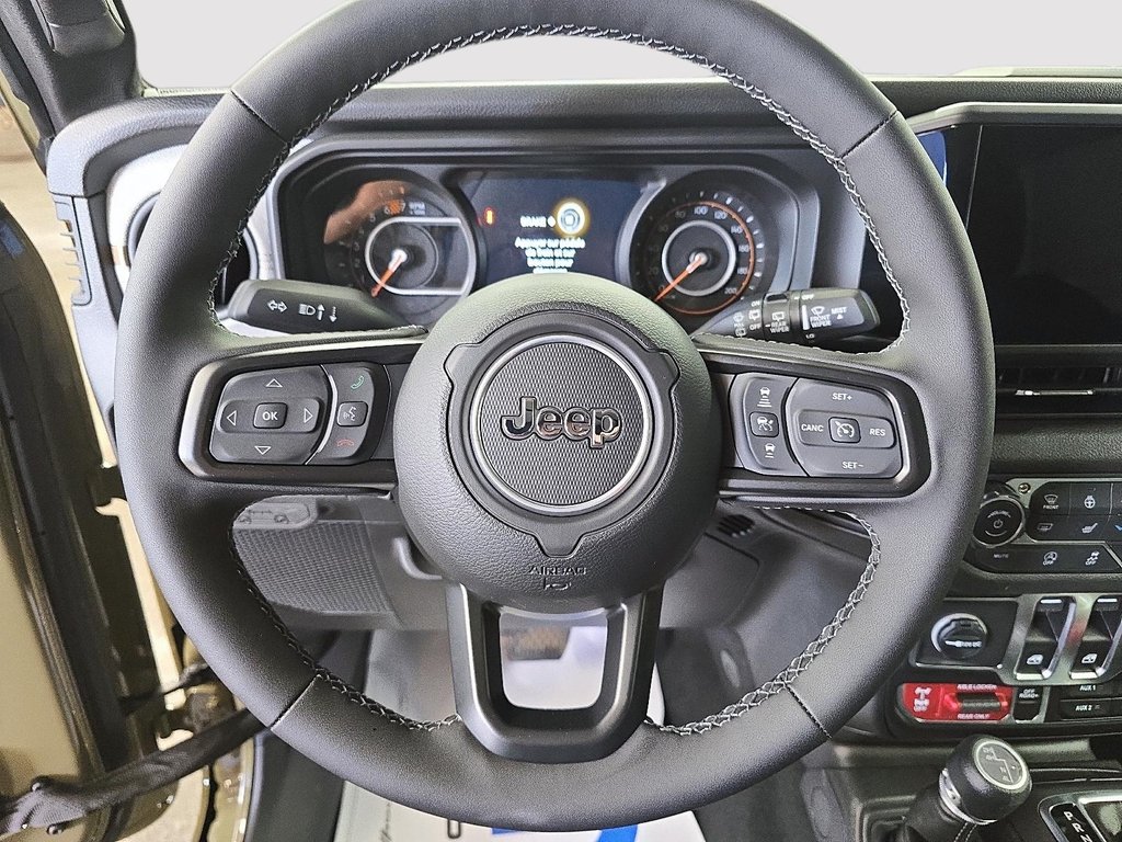 Jeep WRANGLER WILLYS 2025 à Sherbrooke, Québec - 12 - w1024h768px