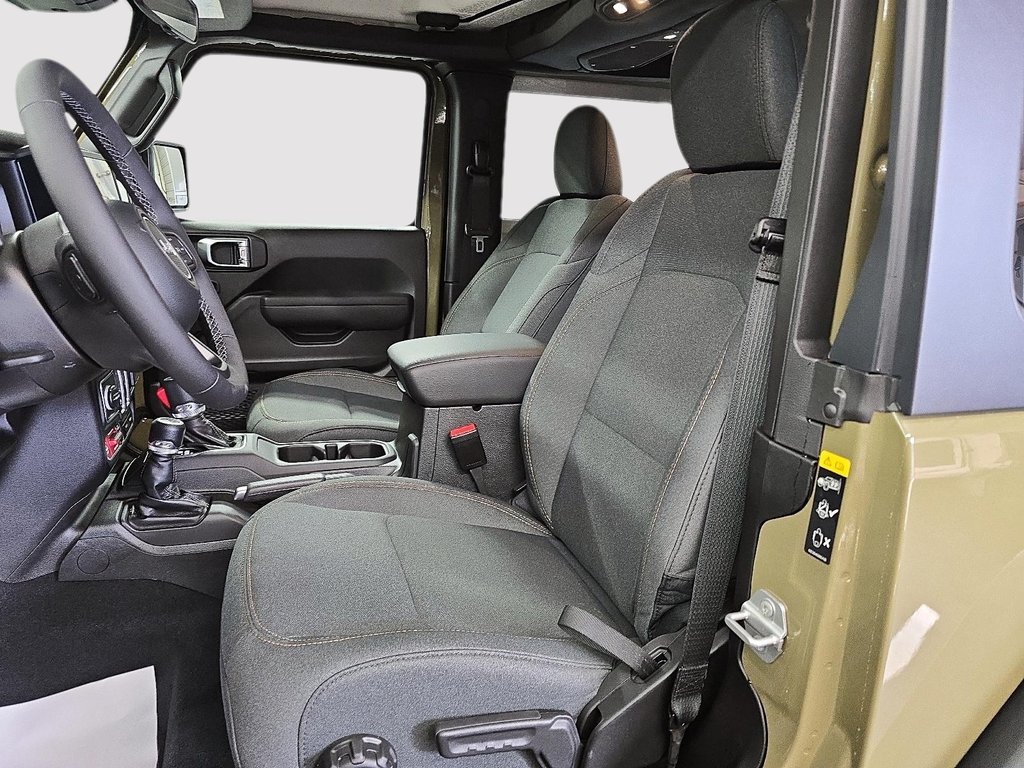 Jeep WRANGLER WILLYS 2025 à Sherbrooke, Québec - 9 - w1024h768px