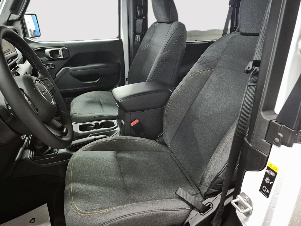 Jeep Wrangler WILLYS 2025 à Sherbrooke, Québec - 9 - w1024h768px