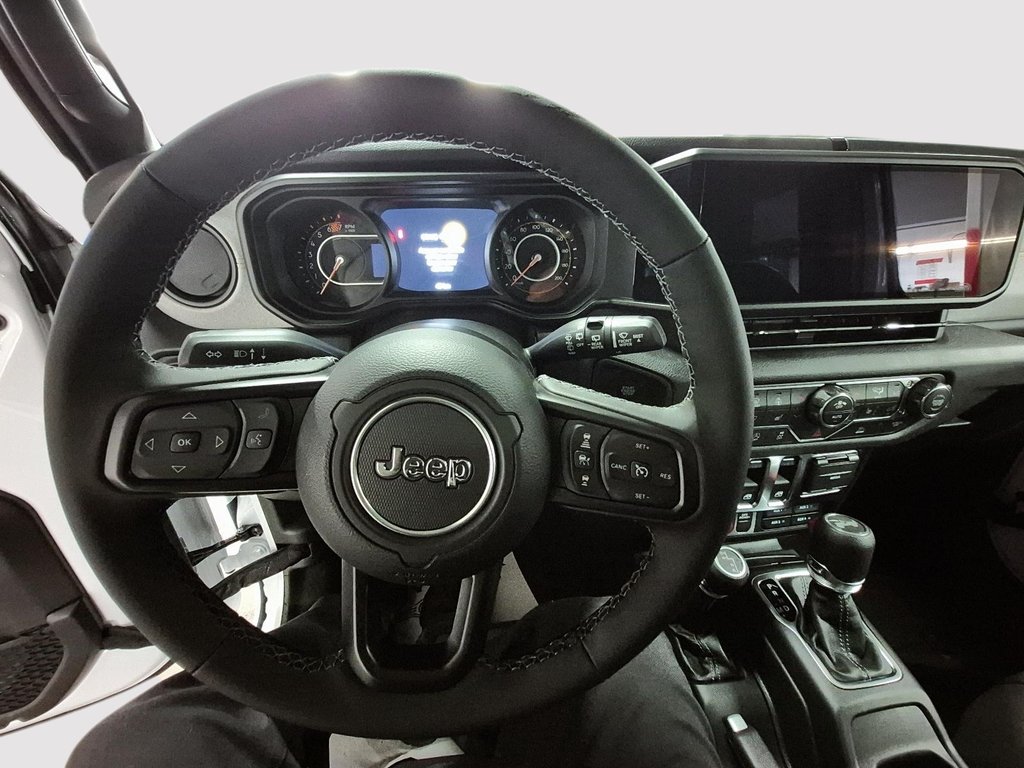 Jeep Wrangler WILLYS 2025 à Sherbrooke, Québec - 10 - w1024h768px