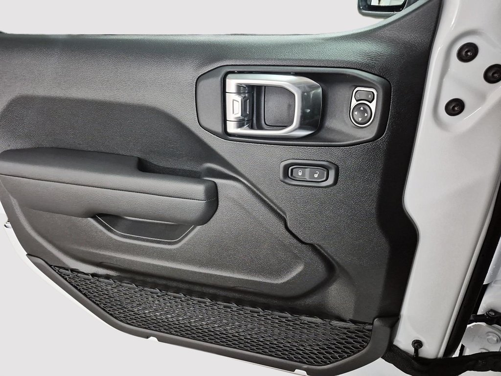 Jeep Wrangler WILLYS 2025 à Sherbrooke, Québec - 11 - w1024h768px