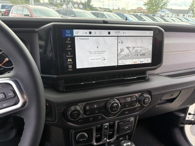 Jeep Wrangler SAHARA 4x4 2025 à Sherbrooke, Québec - 15 - w1024h768px