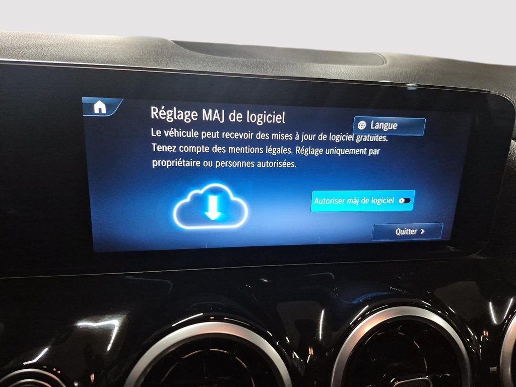 2026 Mercedes-Benz GLA 250 4MATIC in Sherbrooke, Quebec - 14 - w1024h768px