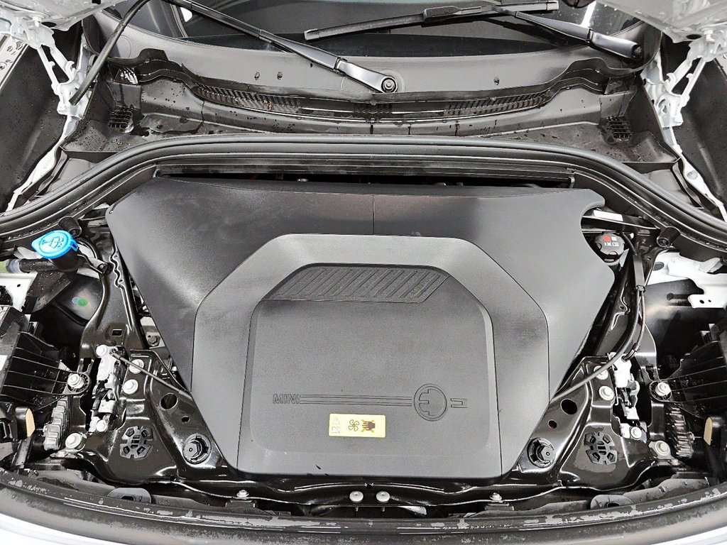 2025 MINI Countryman SE ALL4 // EV in Sherbrooke, Quebec - 8 - w1024h768px