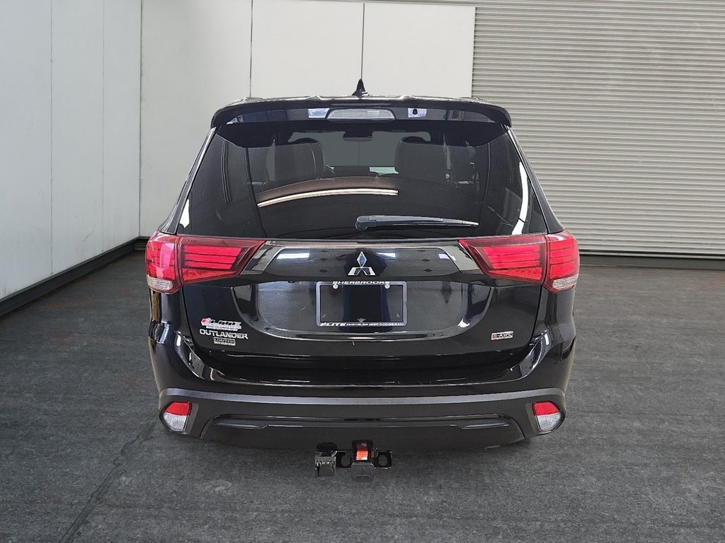 2020 Mitsubishi Outlander LIMITED EDITION S-AWC // V6 in Sherbrooke, Quebec - 3 - w1024h768px