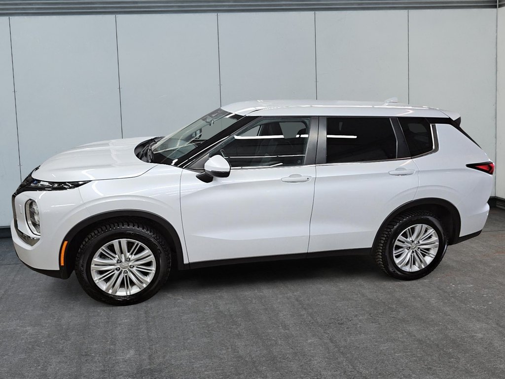 Mitsubishi Outlander ES // S-AWD // 2.5L 2023 à Sherbrooke, Québec - 5 - w1024h768px