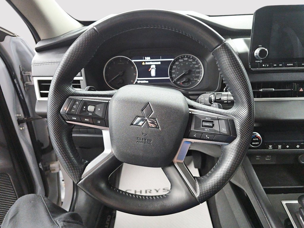 Mitsubishi Outlander ES // S-AWD // 2.5L 2023 à Sherbrooke, Québec - 12 - w1024h768px