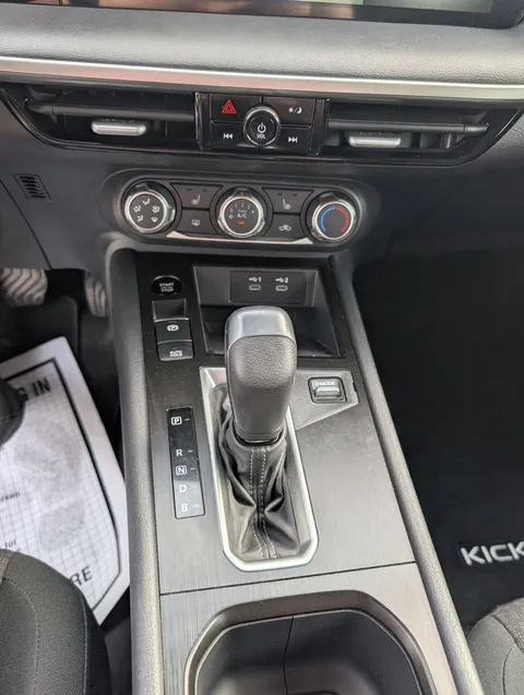 2025 Nissan Kicks S // VUS // TRACTION INTÉGRALE in Sherbrooke, Quebec - 13 - w1024h768px