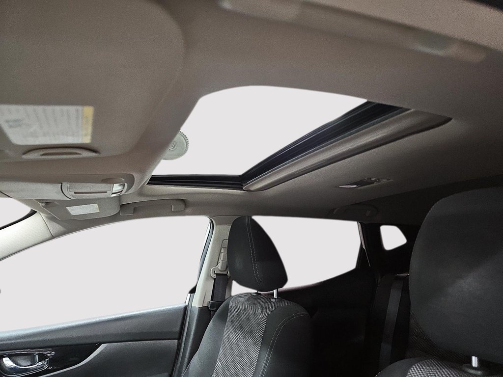 Nissan Qashqai SV AWD // TOIT OUVRANT 2018 à Sherbrooke, Québec - 17 - w1024h768px