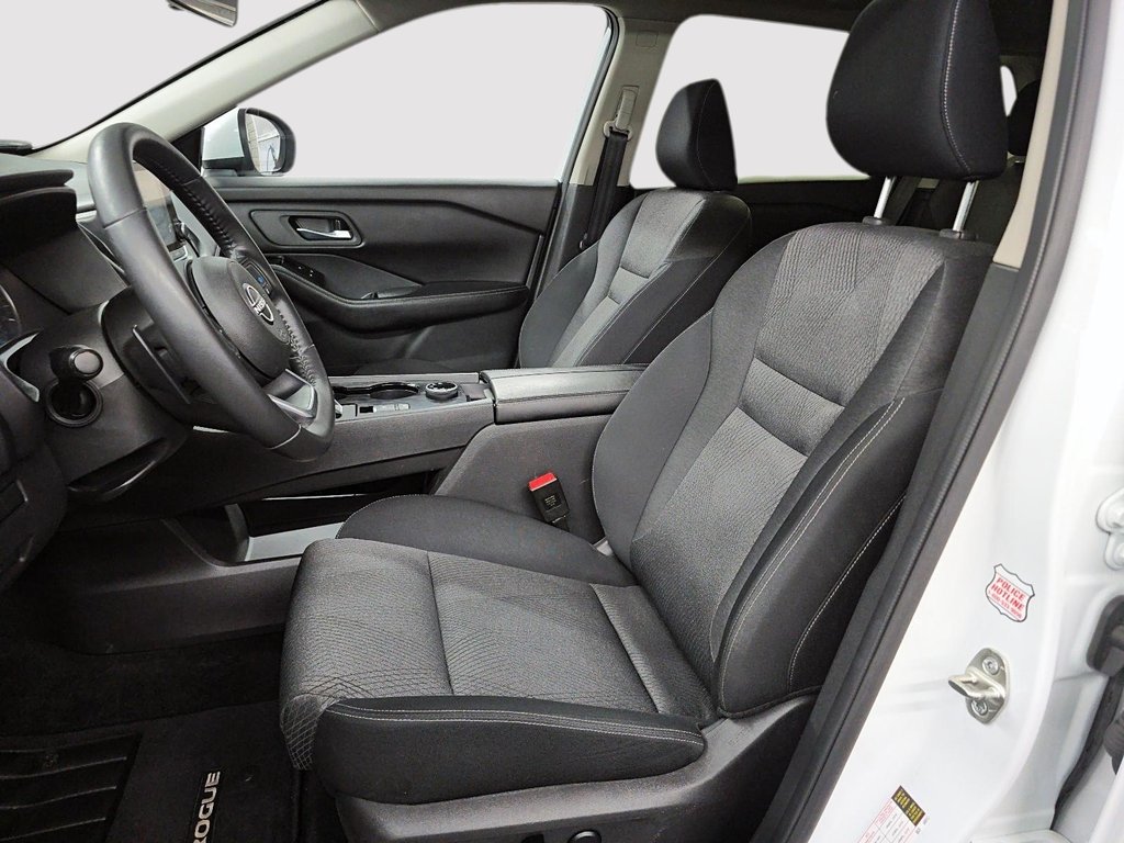 Nissan Rogue SV // AWD // CVT 2024 à Sherbrooke, Québec - 9 - w1024h768px