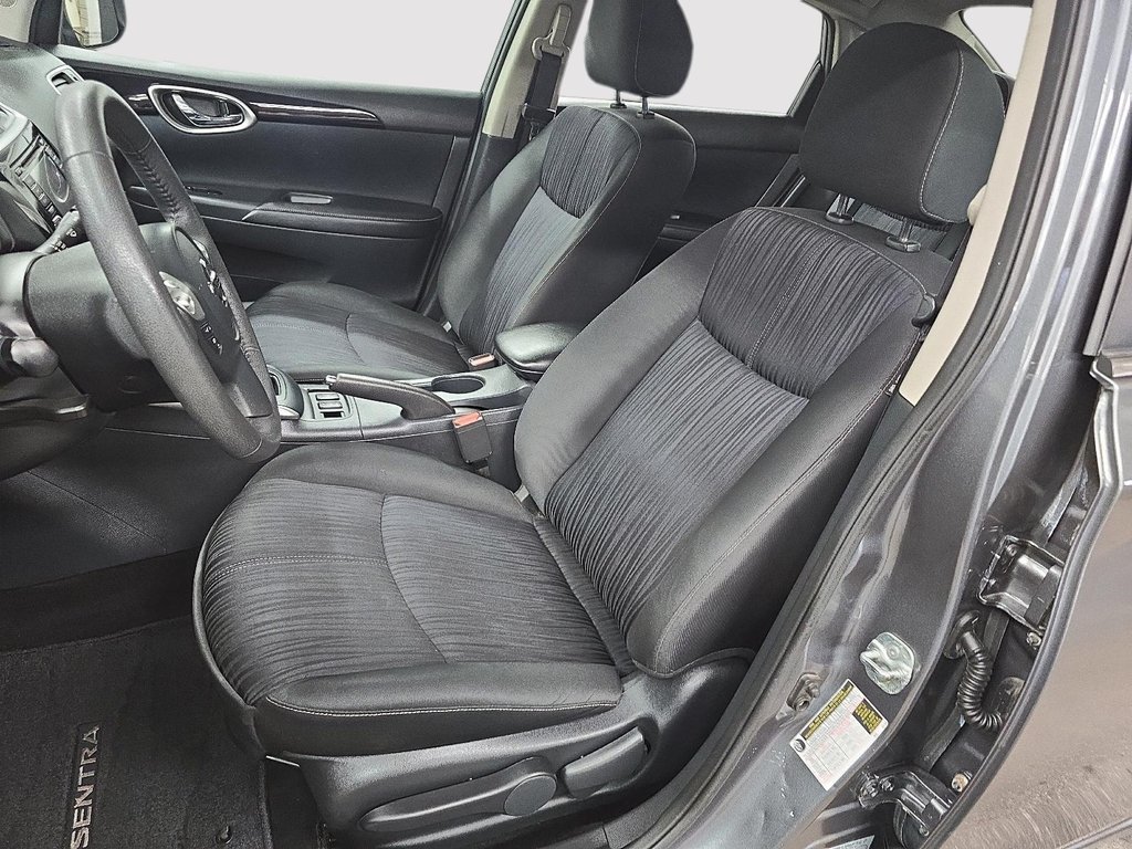 Nissan Sentra SV // AUTOMATIQUE // SIÈGES CHAUFFANTS 2017 à Sherbrooke, Québec - 9 - w1024h768px