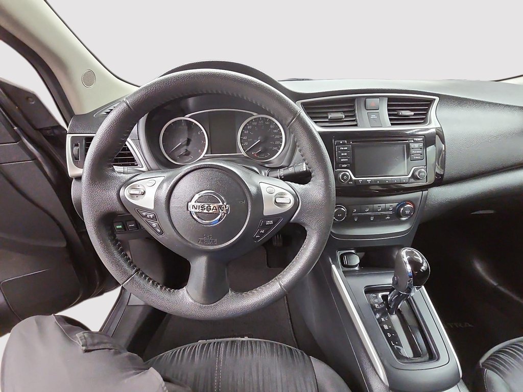 Nissan Sentra SV // AUTOMATIQUE // SIÈGES CHAUFFANTS 2017 à Sherbrooke, Québec - 10 - w1024h768px