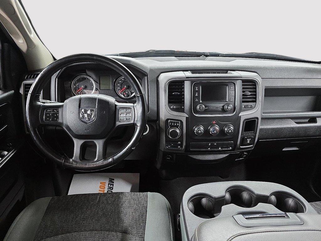 2019 Ram 1500 Classic EXPRESS 4X4 CREW CAB // V8 // TEMP FROID in Sherbrooke, Quebec - 10 - w1024h768px