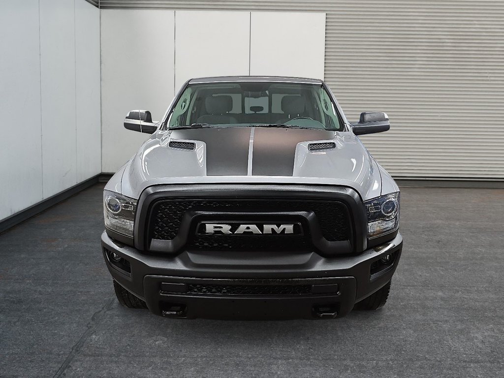 2019 Ram 1500 Classic WARLOCK 4X4 CREW CAB // V6 // TOUT ÉQUIPÉ in Sherbrooke, Quebec - 2 - w1024h768px