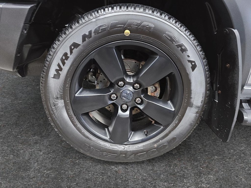 2019 Ram 1500 Classic WARLOCK 4X4 CREW CAB // V6 // TOUT ÉQUIPÉ in Sherbrooke, Quebec - 7 - w1024h768px