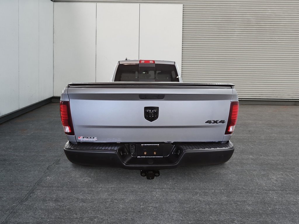 2019 Ram 1500 Classic WARLOCK 4X4 CREW CAB // V6 // TOUT ÉQUIPÉ in Sherbrooke, Quebec - 3 - w1024h768px