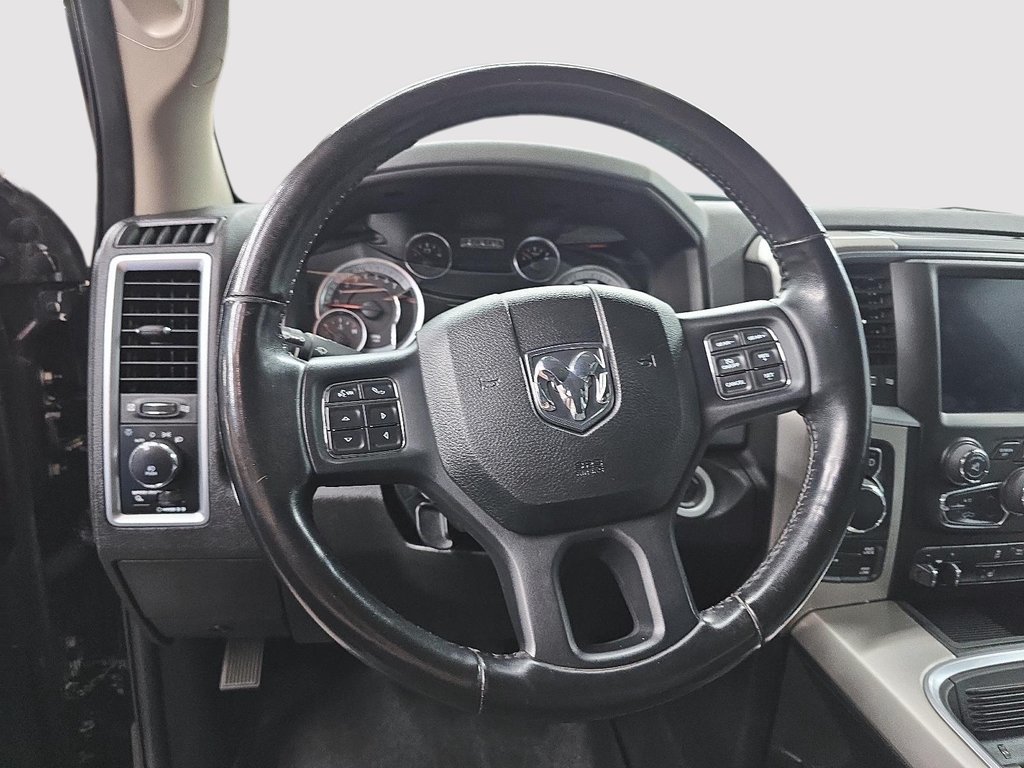 2019 Ram 1500 Classic WARLOCK 4X4 CREW CAB // V8 // TOUT ÉQUIPÉ in Sherbrooke, Quebec - 12 - w1024h768px